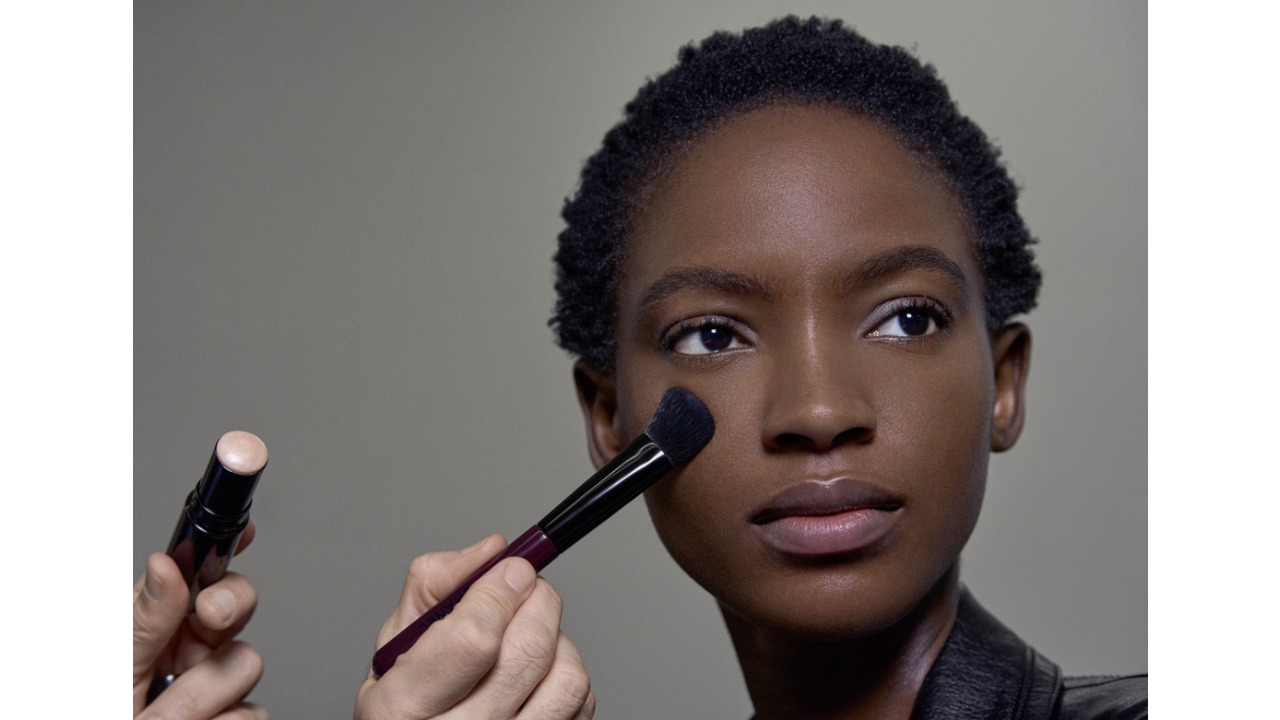 Este es el backstage del Beauty Look de la colección de Chanel Haute Couture