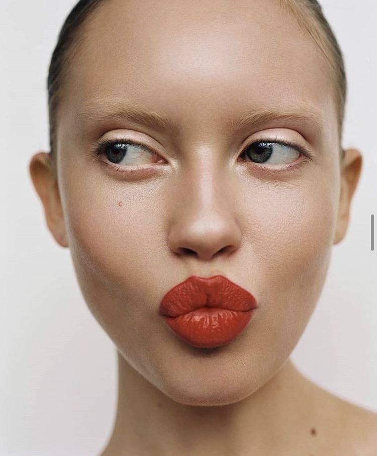 Los tonos de labiales que marcarán el 2026