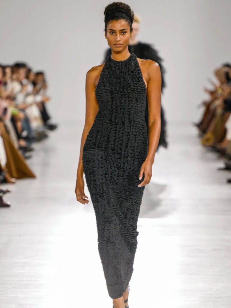 Los vestidos que serán it en 2026: desde capas hasta volantes, lo que verás en primavera