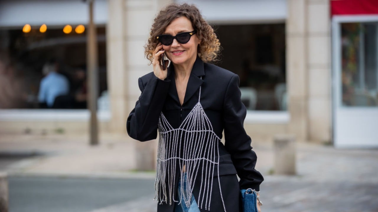 Todo sobre la tendencia 'glamoratti' y cómo la moda en 2026 será ochentera