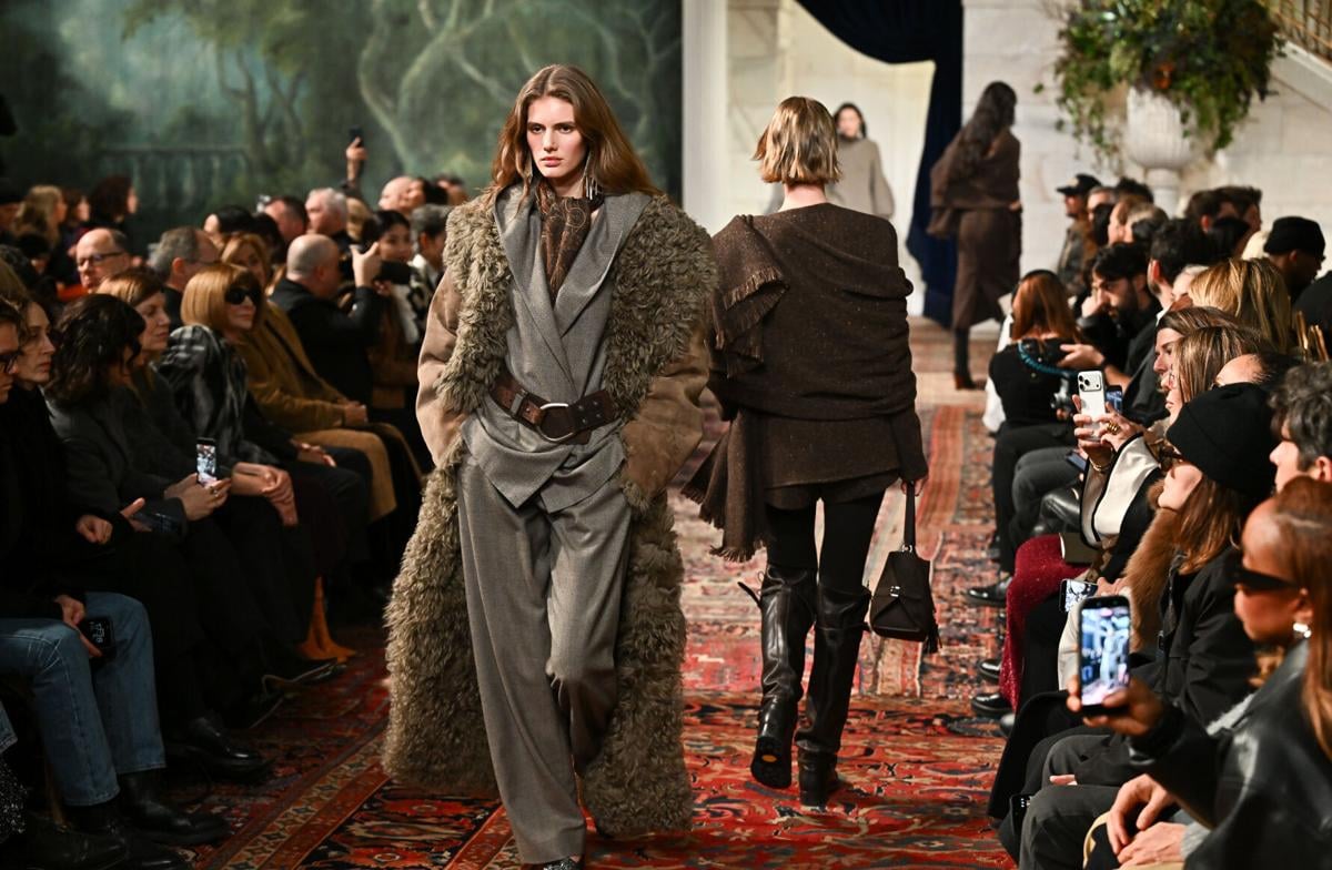 Los tonos tierra protagonizan la colección Fall/Winter 2026/27 de Ralph Lauren