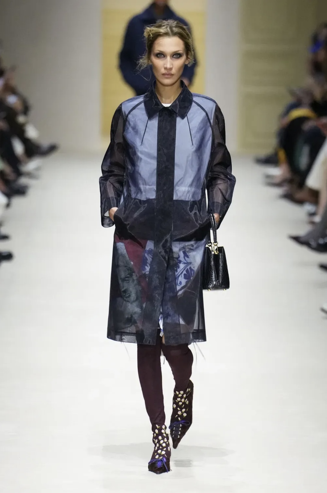 Layering de principio a fin: Prada F/W 2026–2027