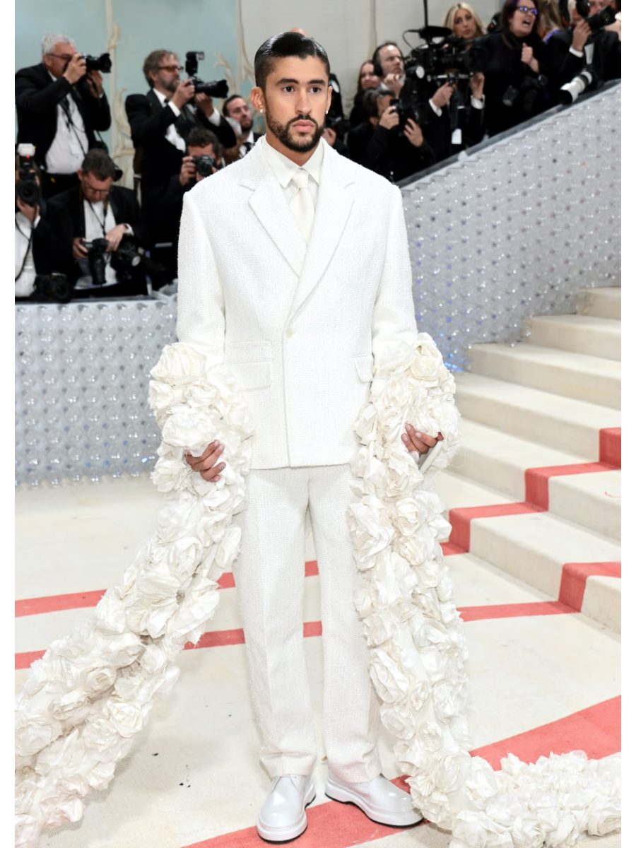 Los mejores momentos de moda de Bad Bunny a lo largo de los años