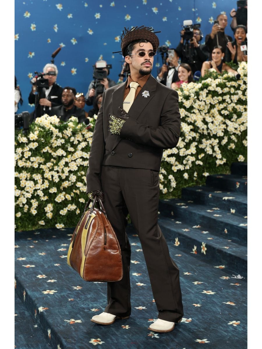 Los mejores momentos de moda de Bad Bunny a lo largo de los años