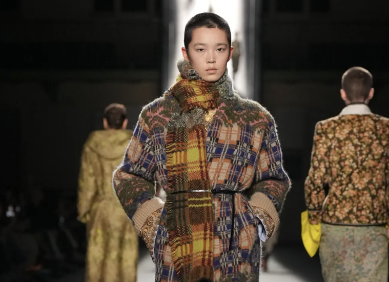 El legado cromático de Dries Van Noten Fall 2026