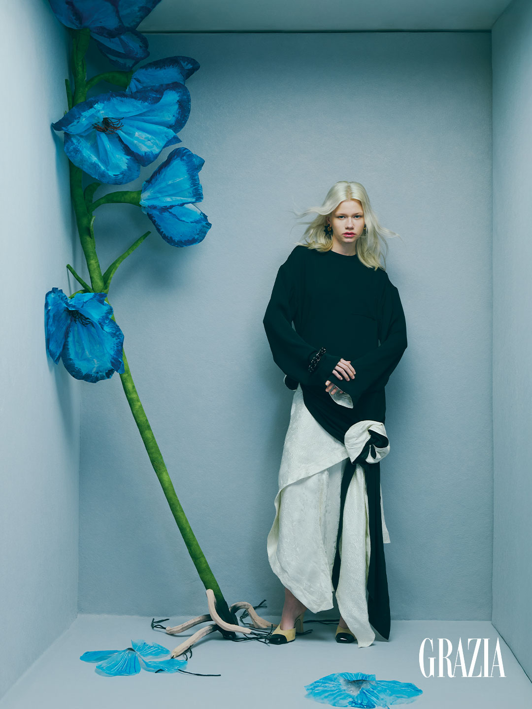 modelo con vestido Chanel