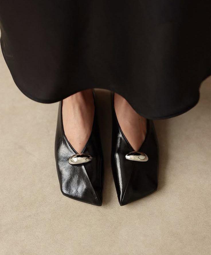 Mules de punta cuadrada: el zapato clave de la temporada