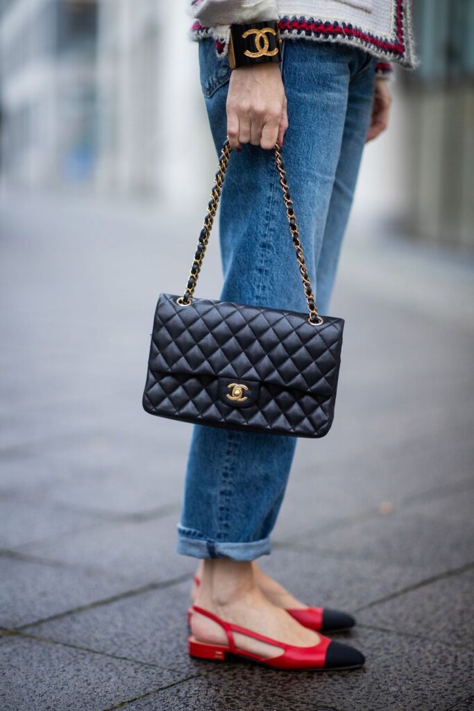 Los zapatos bicolor definen la primavera verano 2026