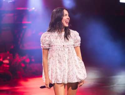 Desde Olivia Rodrigo hasta Petra Collins, el vestido babydoll define el verano
