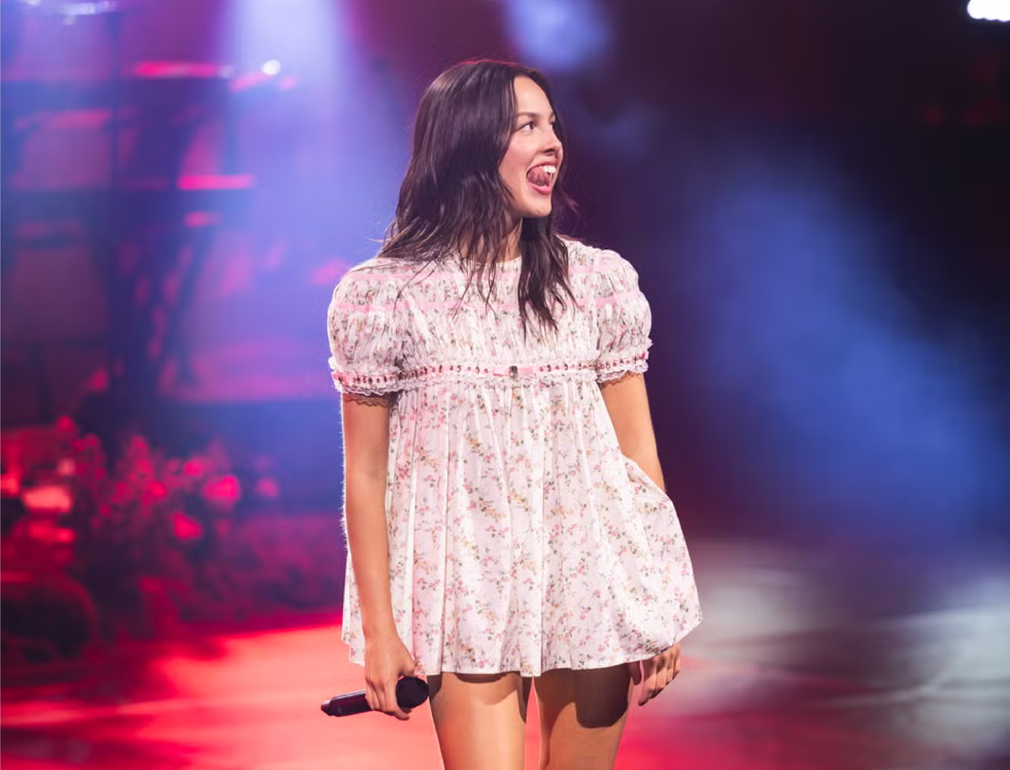 Desde Olivia Rodrigo hasta Petra Collins, el vestido babydoll define el verano