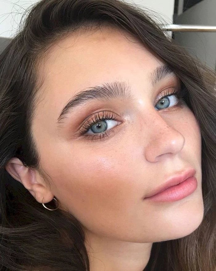 Las sombras de maquillaje que mejor le van al color de tus ojos
