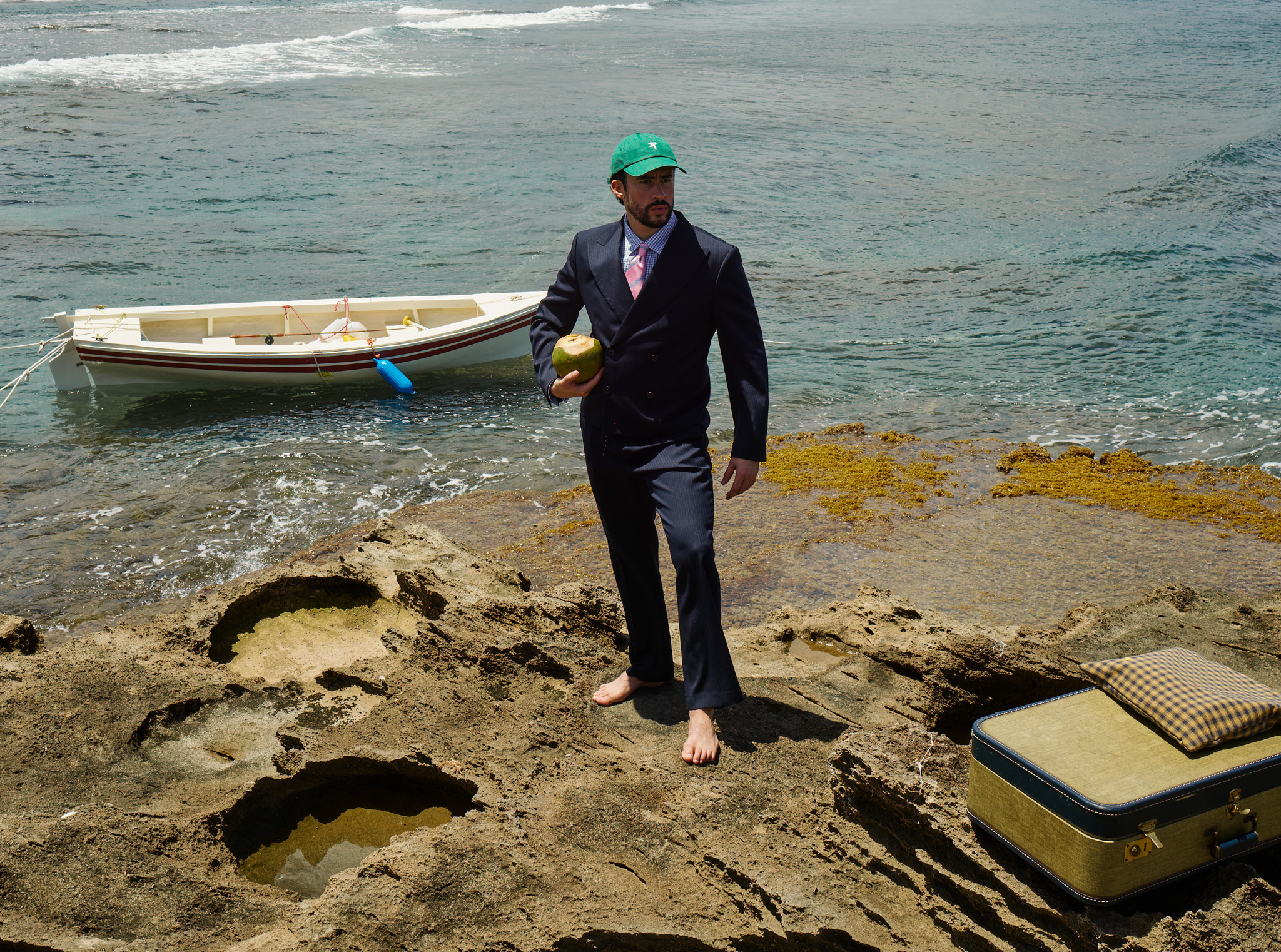 Bad Bunny en la playa campaña colección