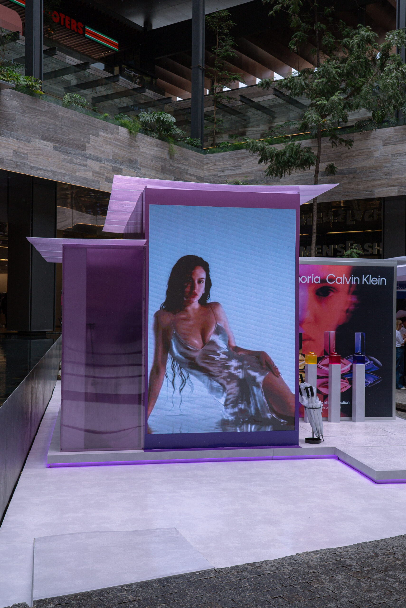 La pop-up de Calvin Klein que transforma Euphoria Elixir en una experiencia