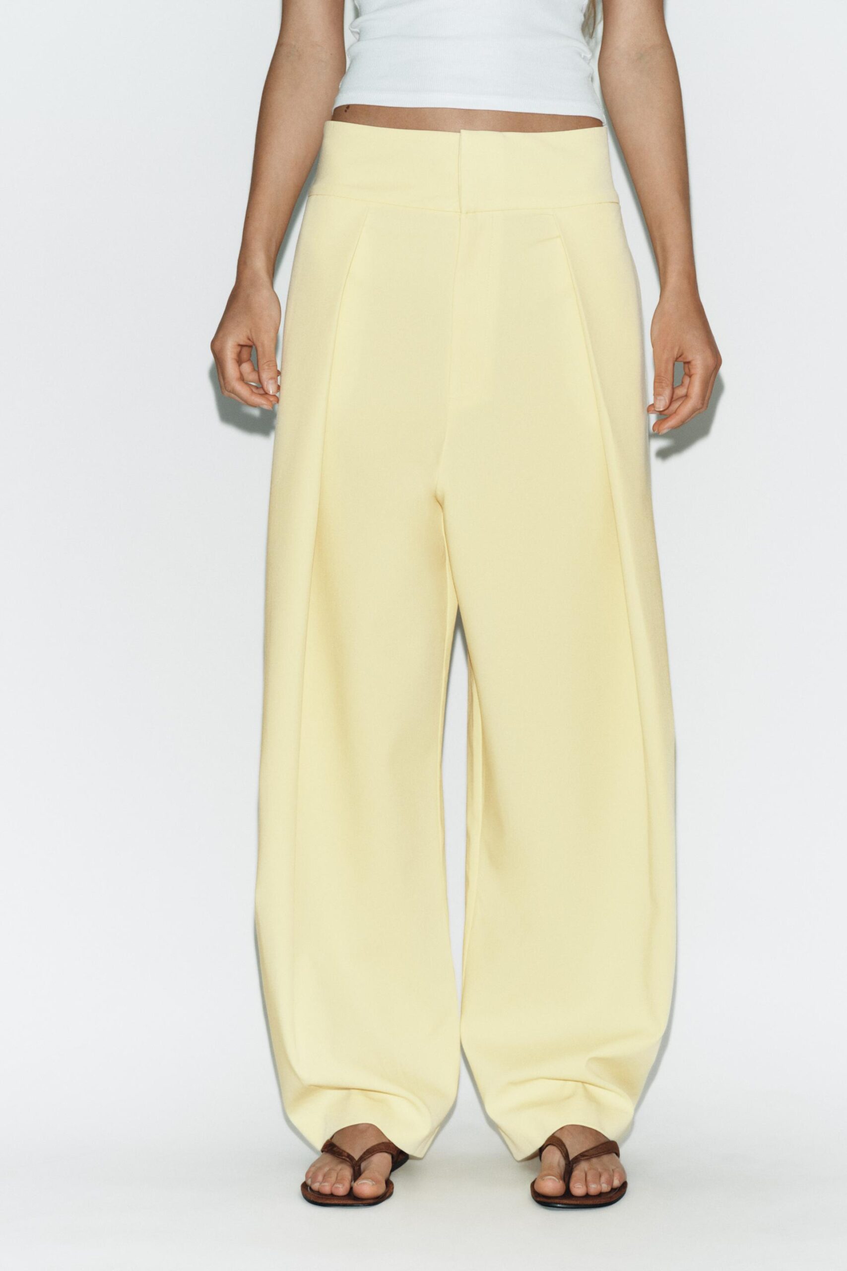 La fórmula perfecta para stylear unos balloon pants y dónde conseguirlos