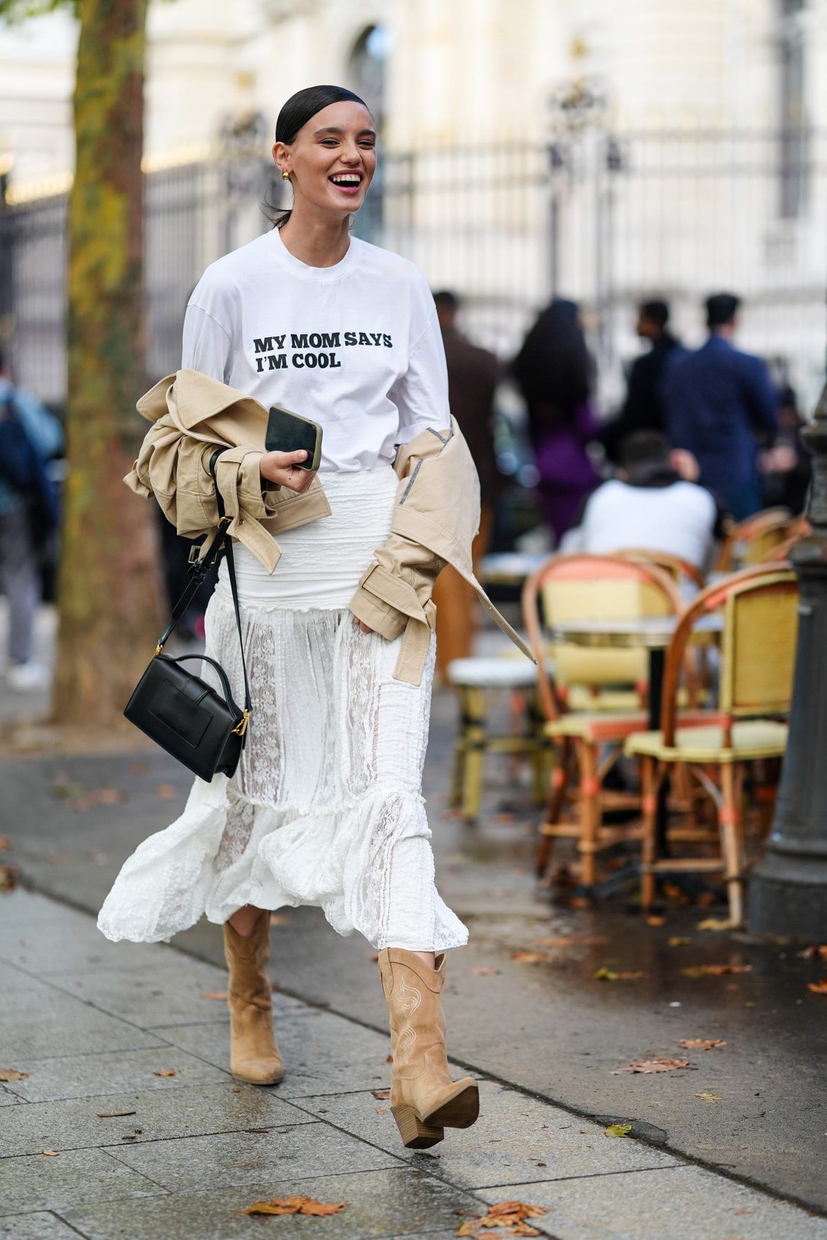 Las faldas boho blancas siguen conquistando el verano