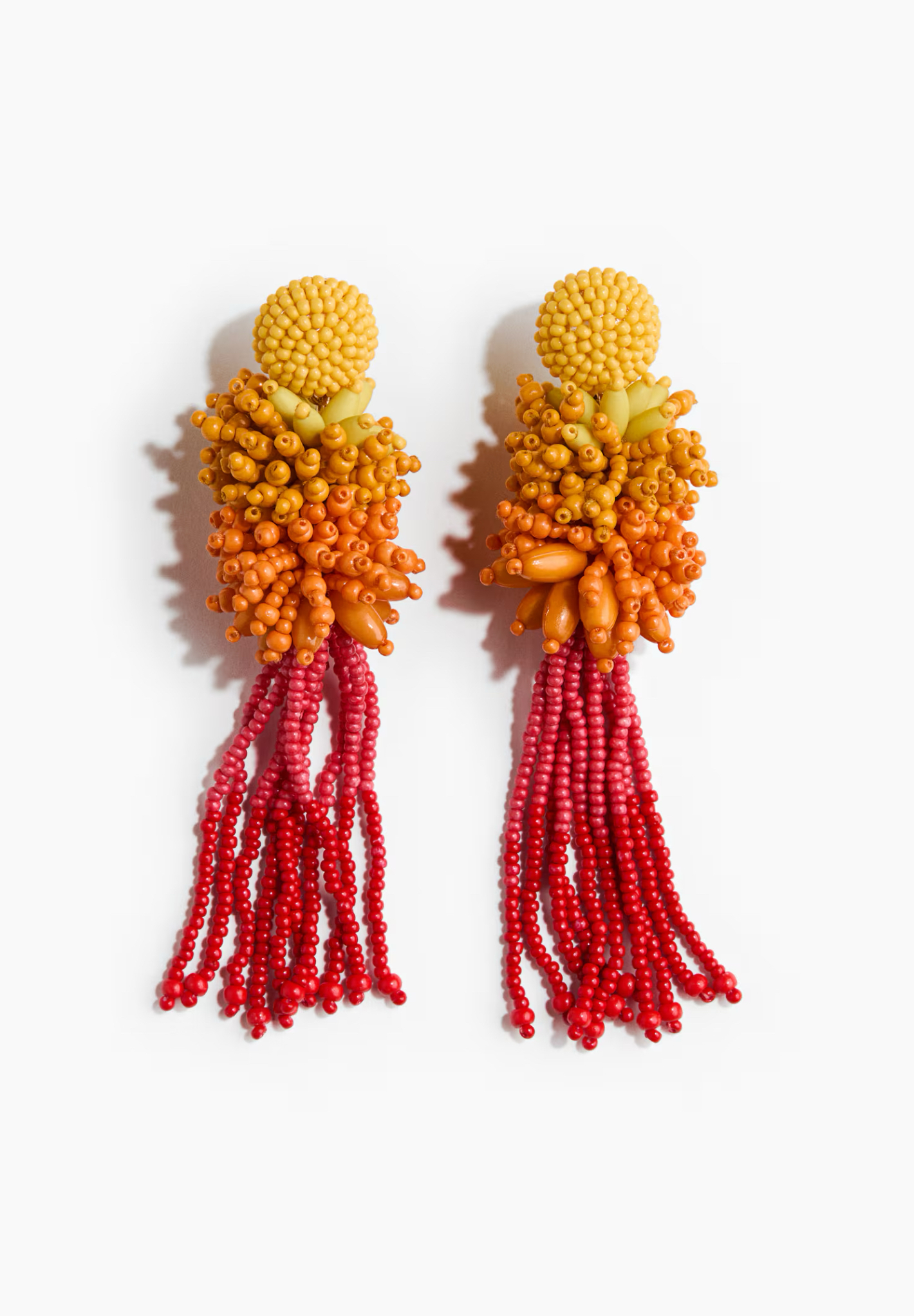 Los aretes que son un must llevar este verano