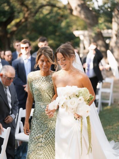 Las firmas de vestidos que debes conocer si eres la mamá, hermana o suegra de la novia