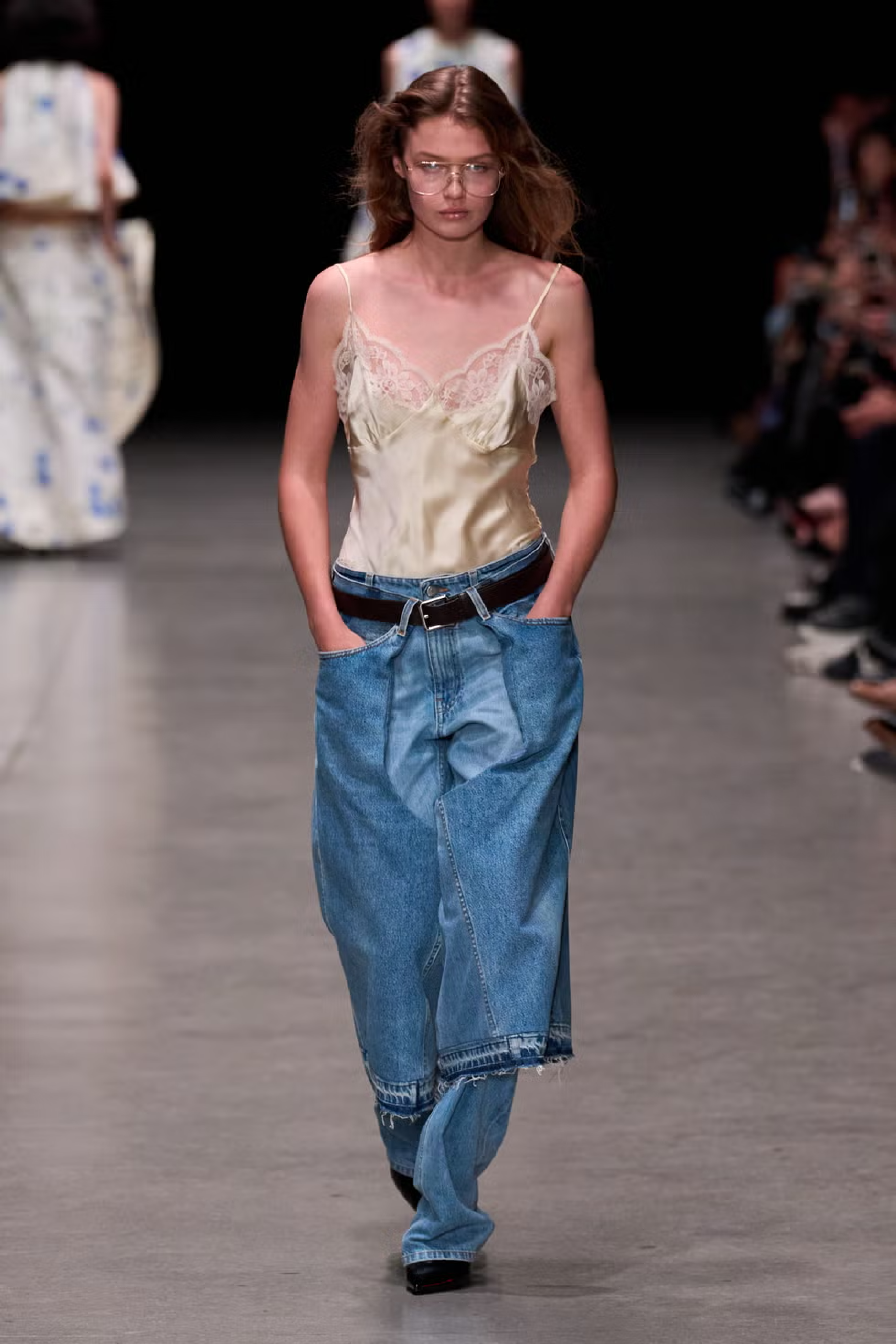 La blusa de seda de Carrie Bradshaw regresa este verano 2026