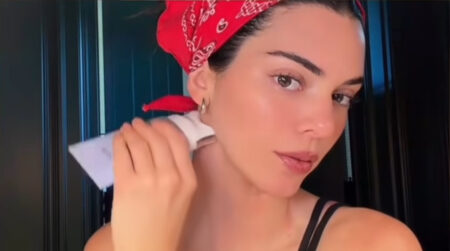 Kendall Jenner revela su producto estrella en su rutina de gua sha