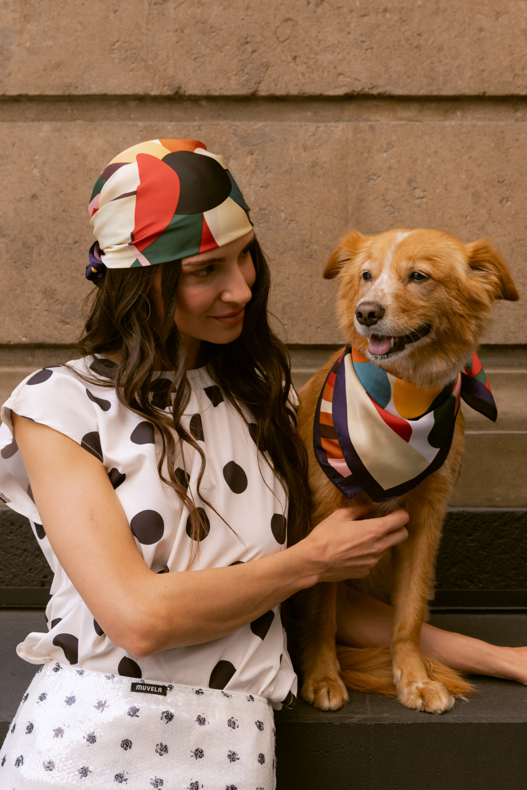 mujer con mascota en Sofitel Mexico City Reforma
