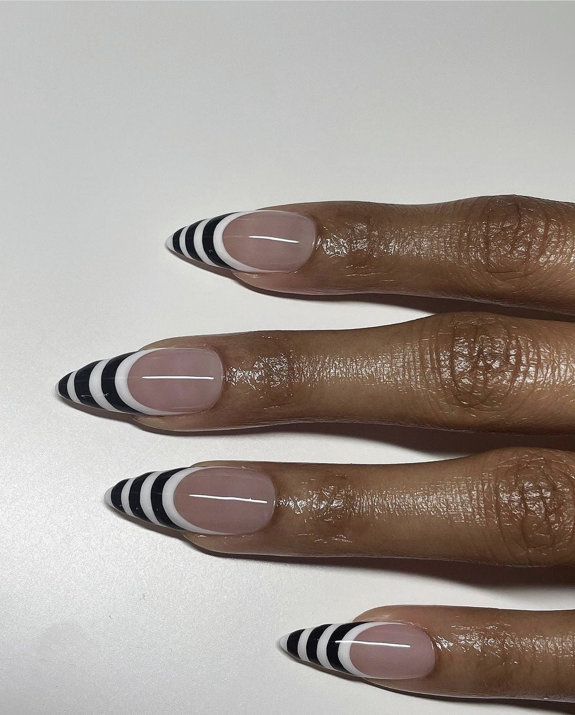 Manicure puntiagudo 
