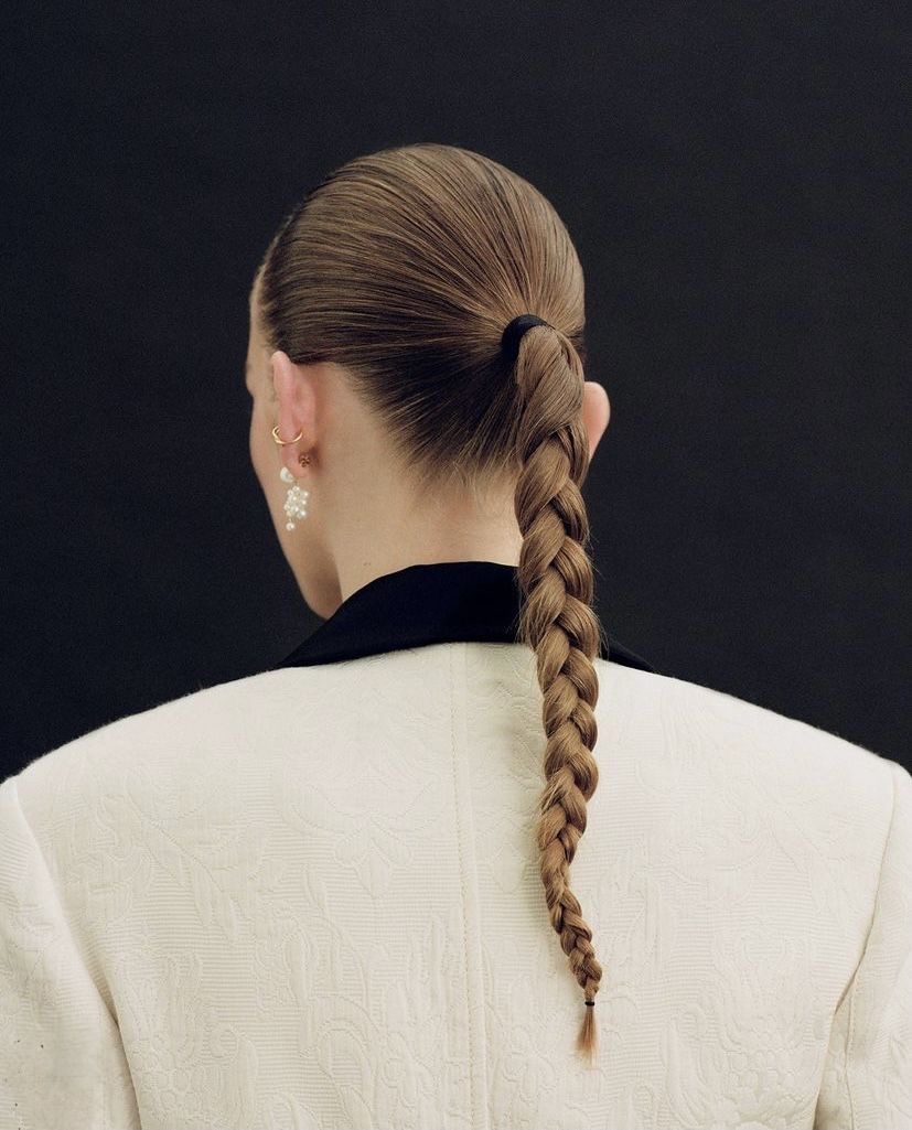 peinado de trenza con coleta