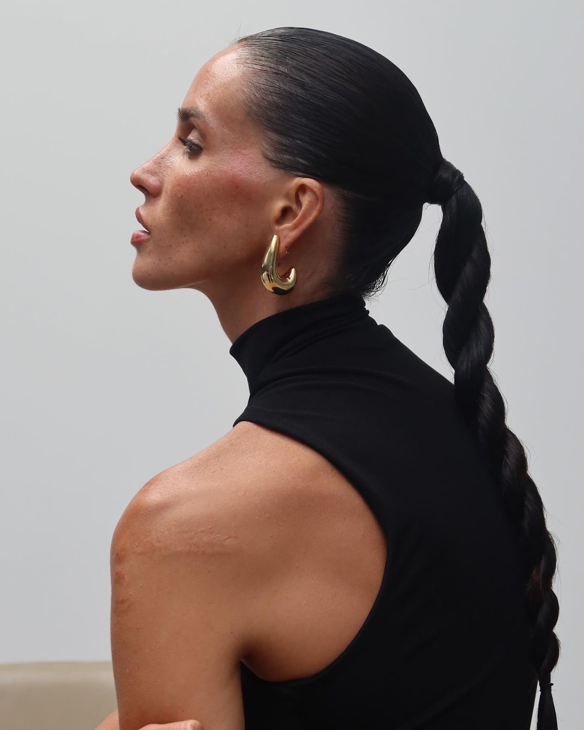 Mujer peinada de trenza