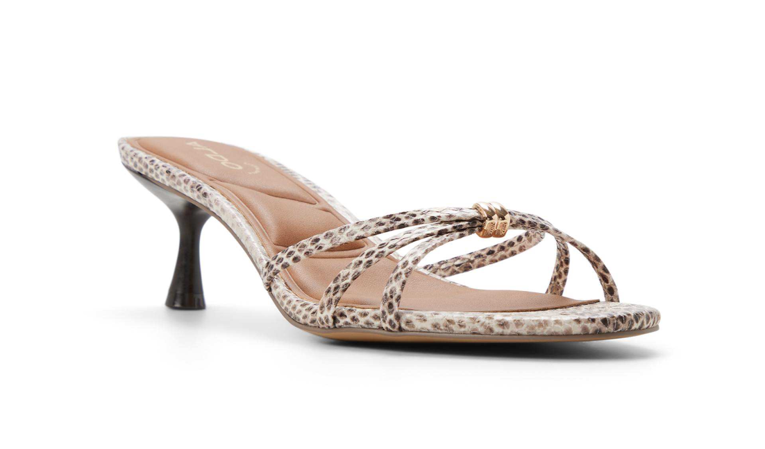 Sandalias de tacón destalonadas con estampado de piel de serpiente y finas tiras.