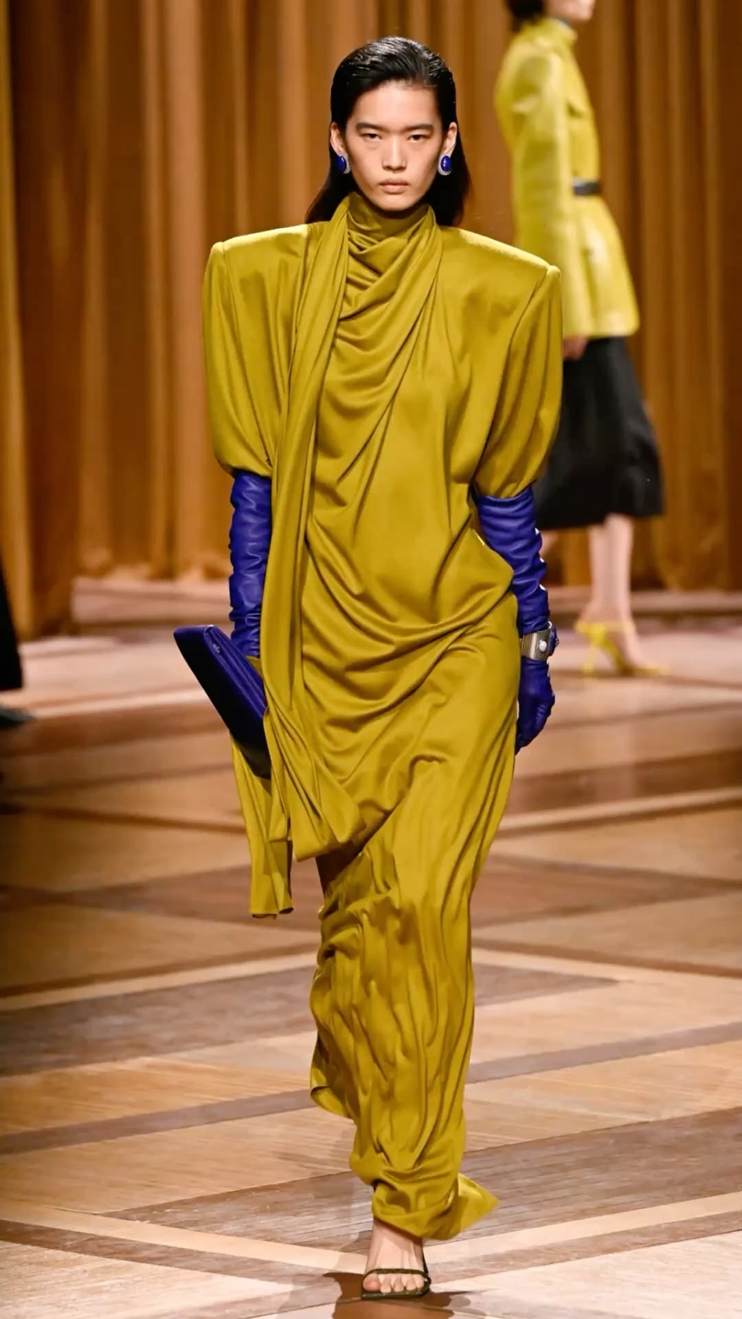 Amarillo mostaza + azul eléctrico