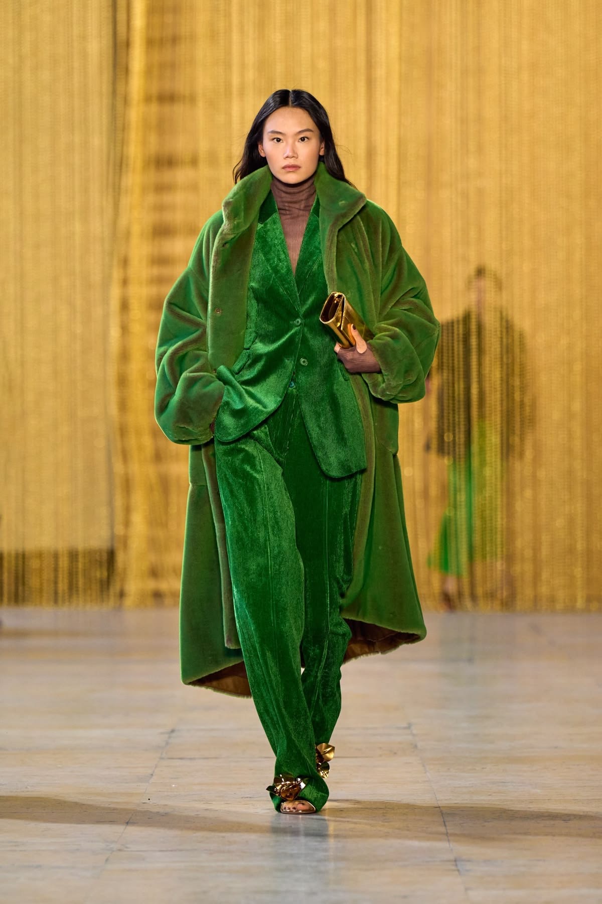 Traje verde tendencia otoño invierno 2026