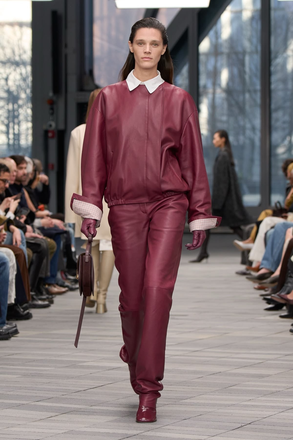 Burgundy tendencia otoño invierno 2026