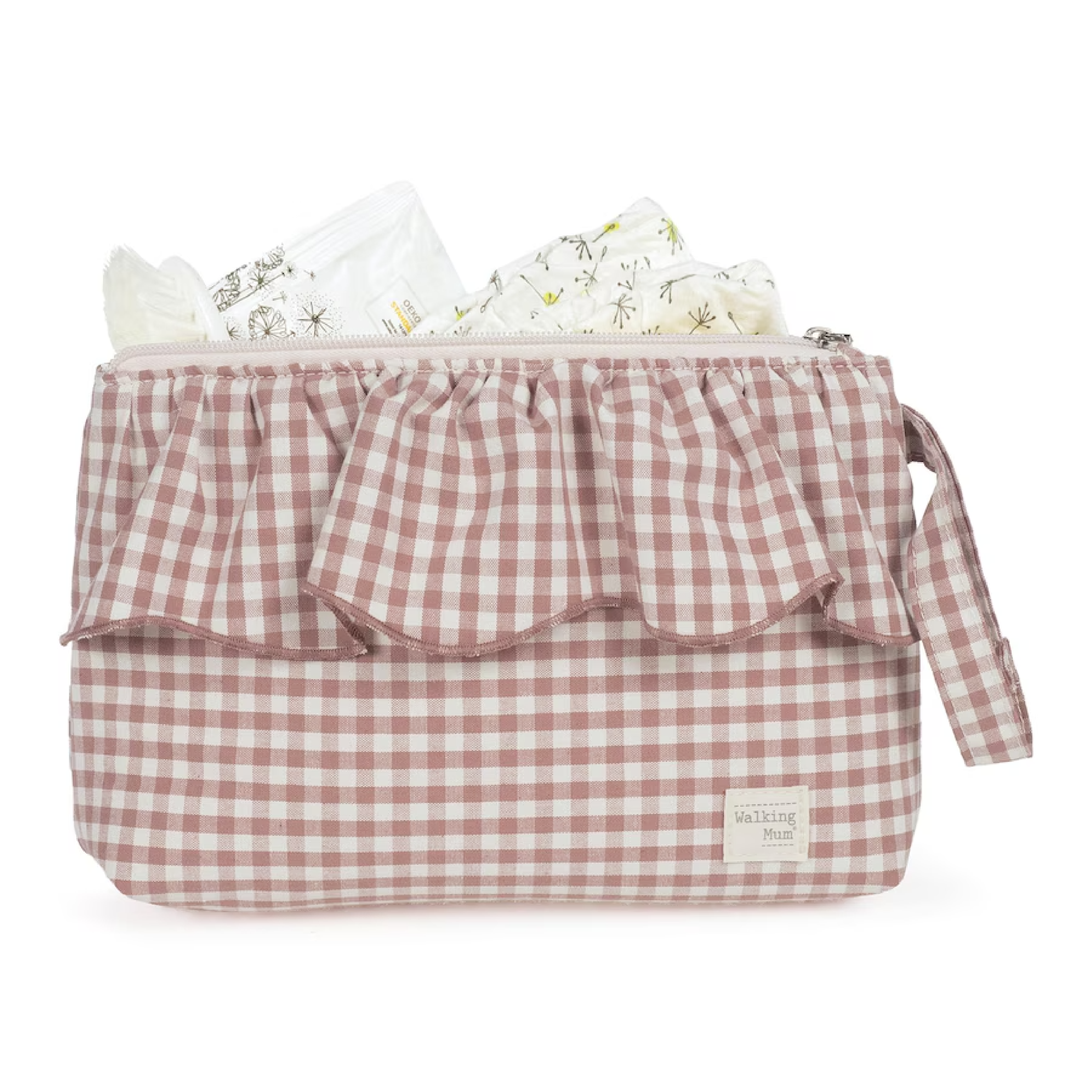 Neceser de tela con estampado de cuadros vichy en color rosa empolvado, adornado con un volante fruncido en la parte frontal y una pequeña etiqueta de tela.
