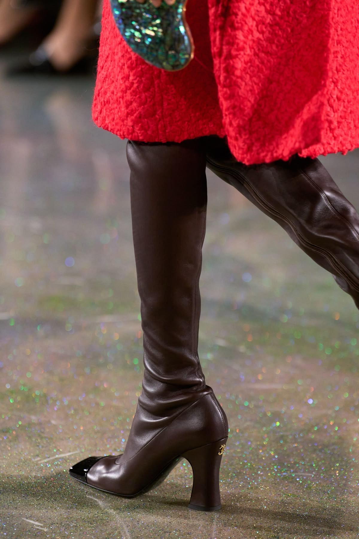 Botas Chanel cuadradas de piel café