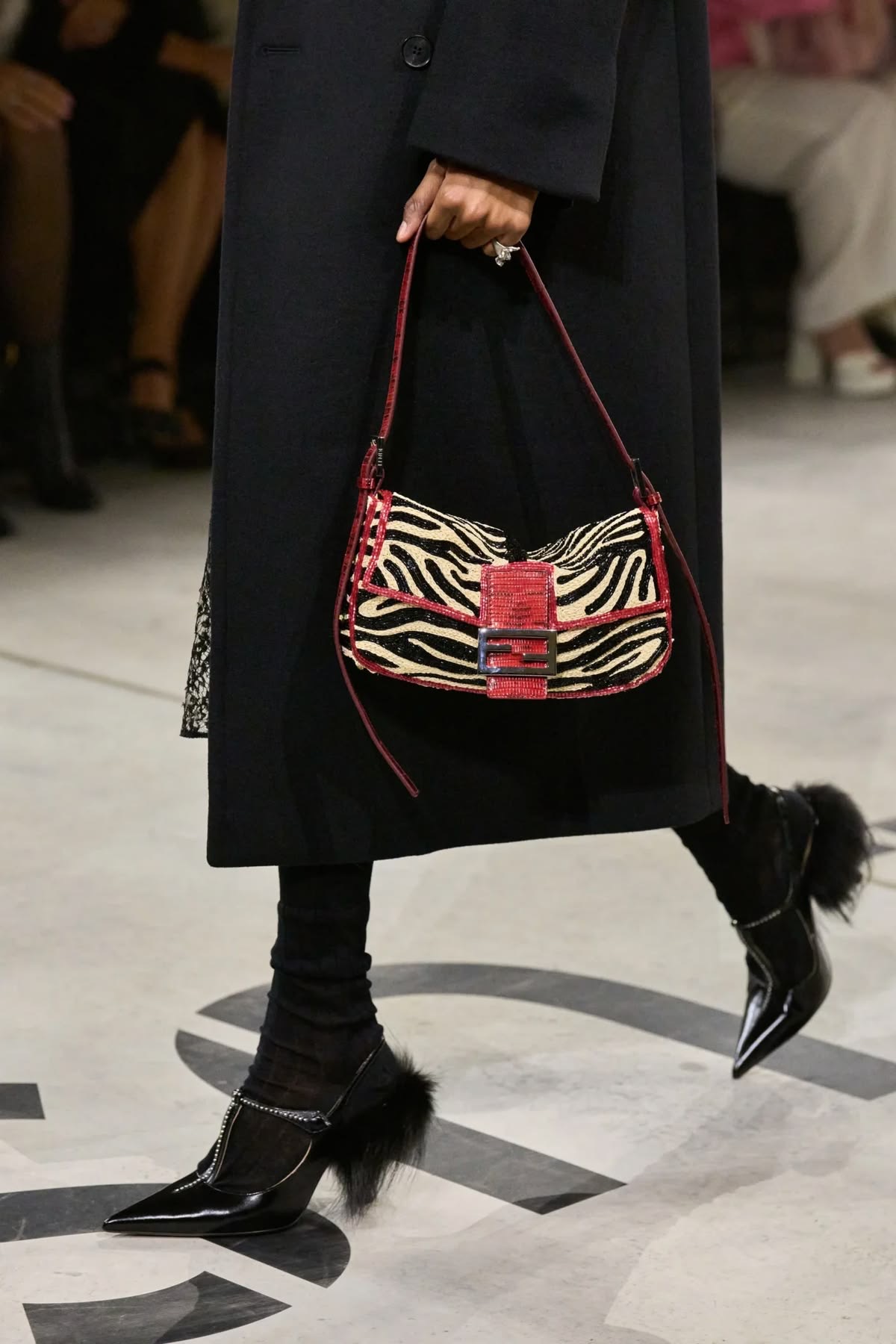 Bolso FENDI de zebra
