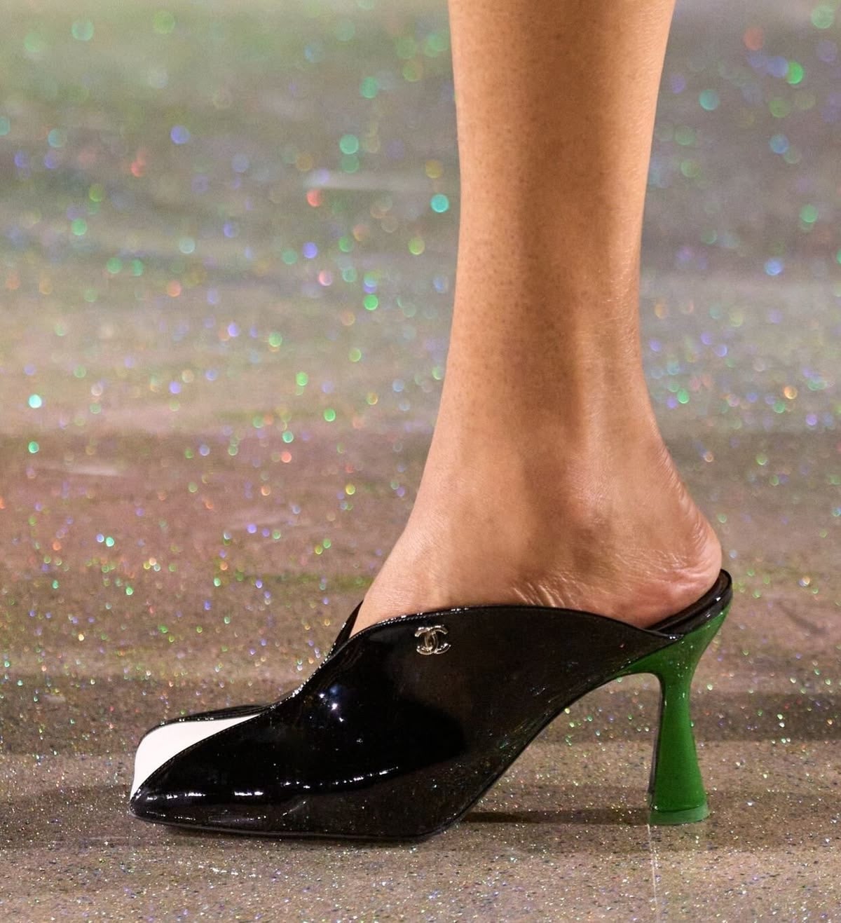 Tacones de punta cuadrada Chanel