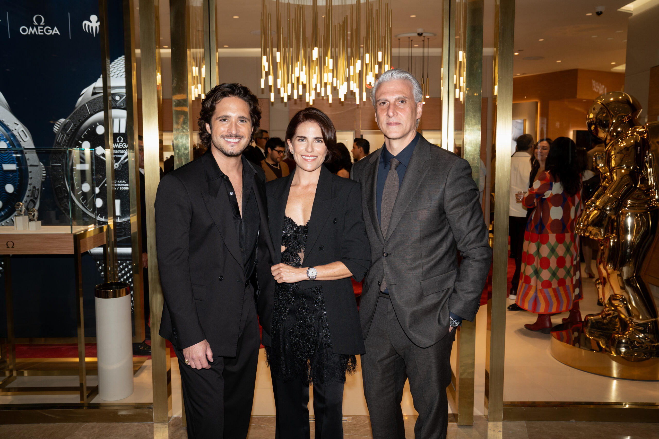 Foto de Diego Boneta, Karla Souza y Nino Aloisi
