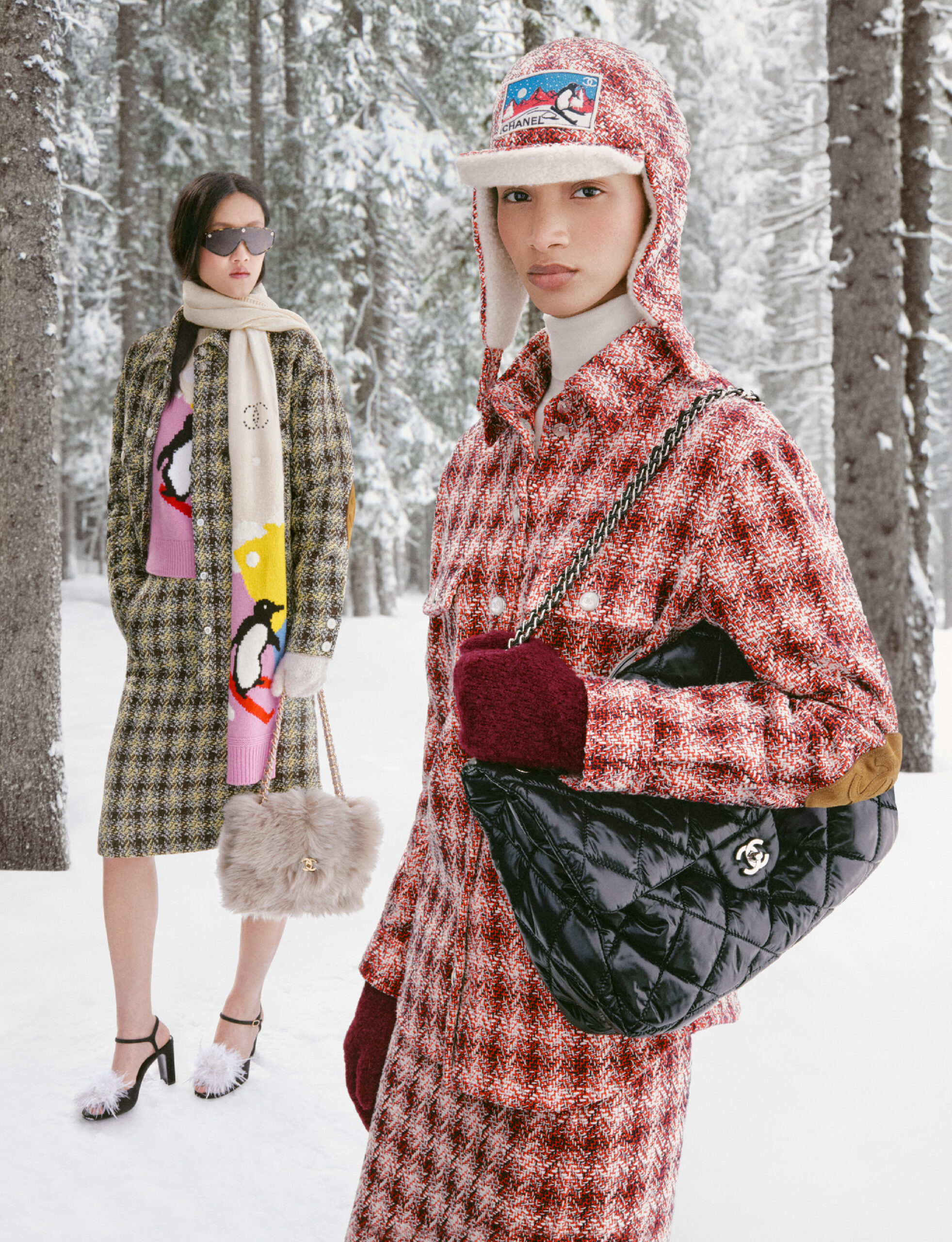 Foto de 2 modelos con conjunto tweed