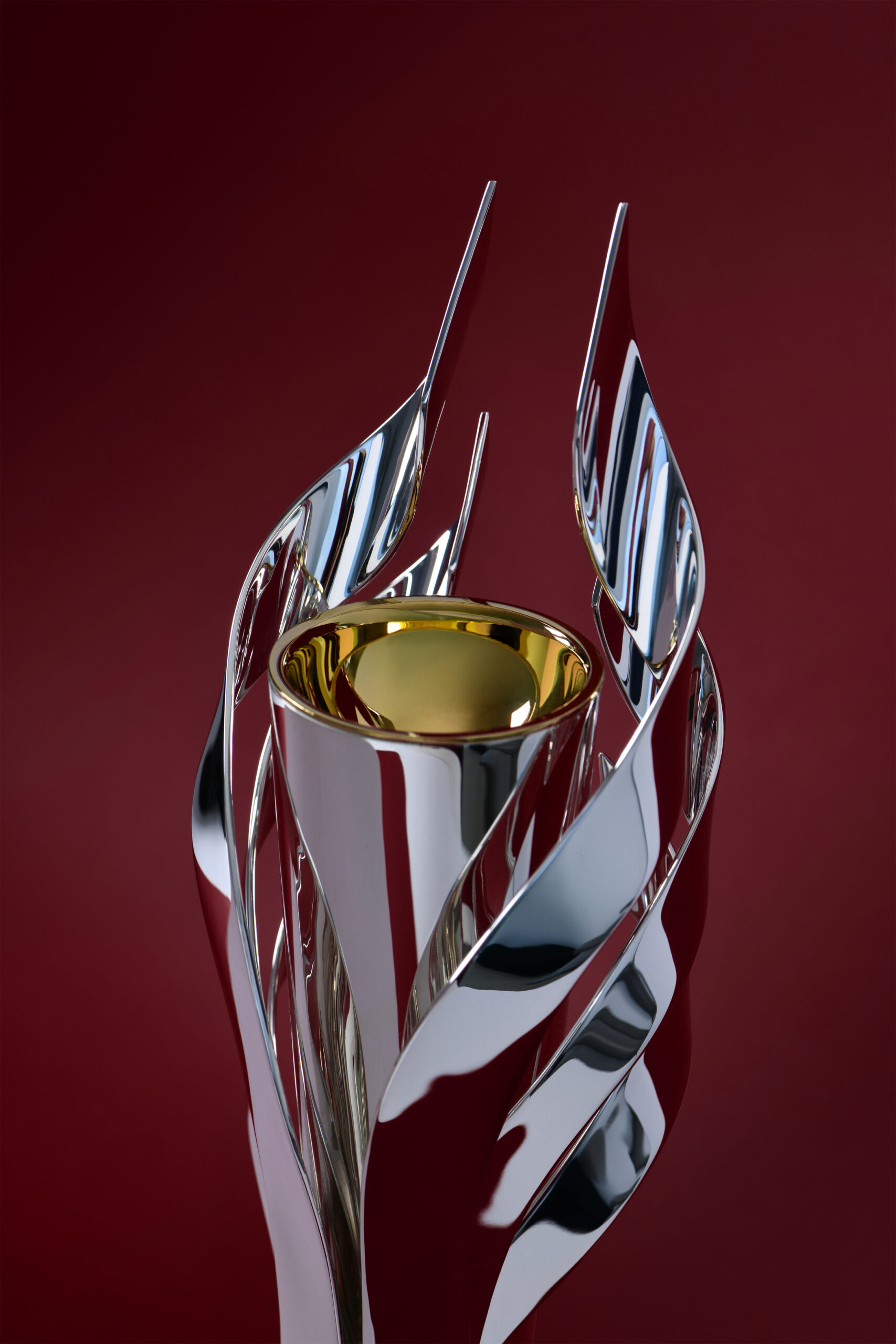 Foto con fondo color vino TANE trofeo F1