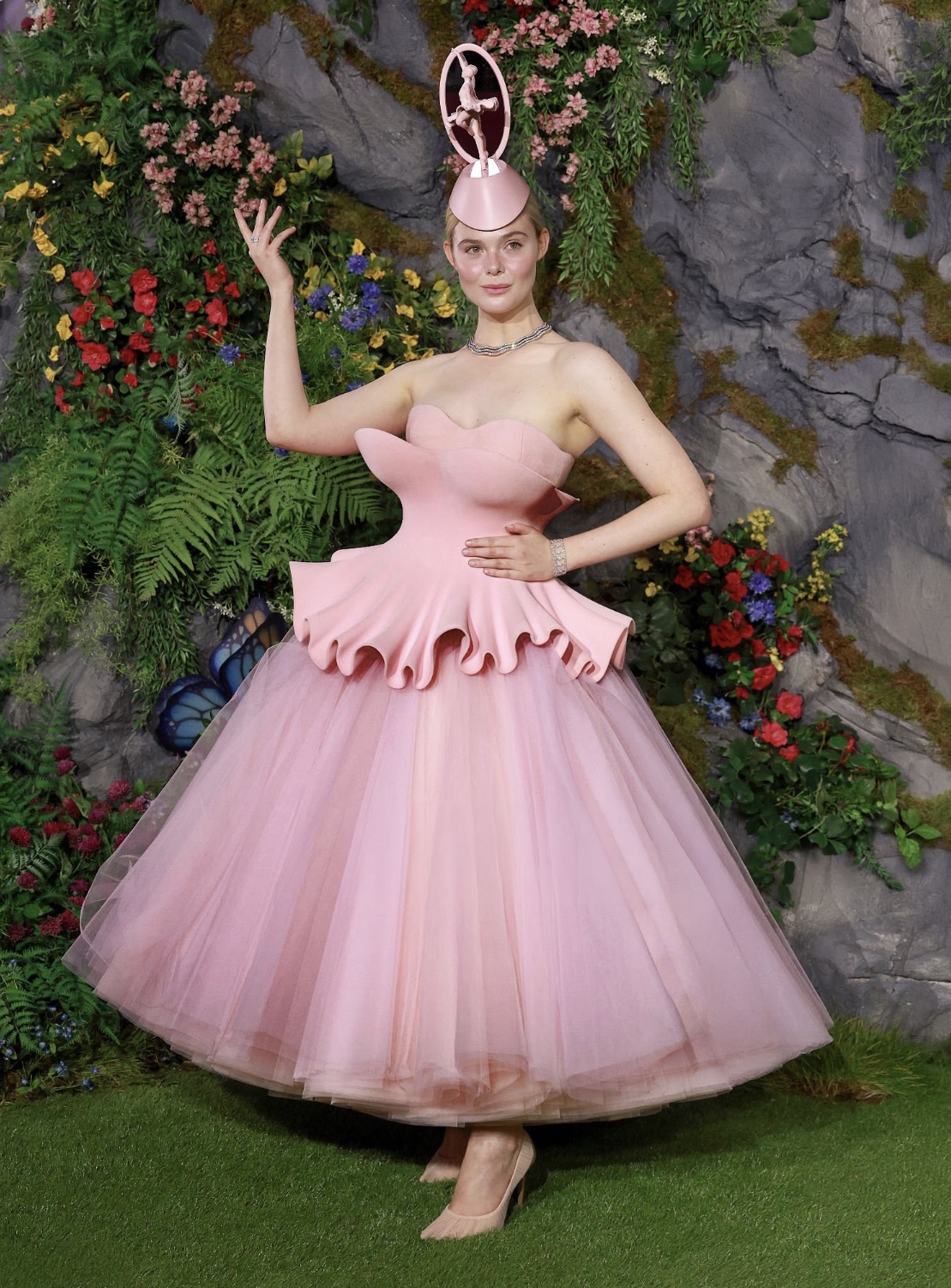 Elle Fanning tocado bailarina premiere Los juegos del hambre