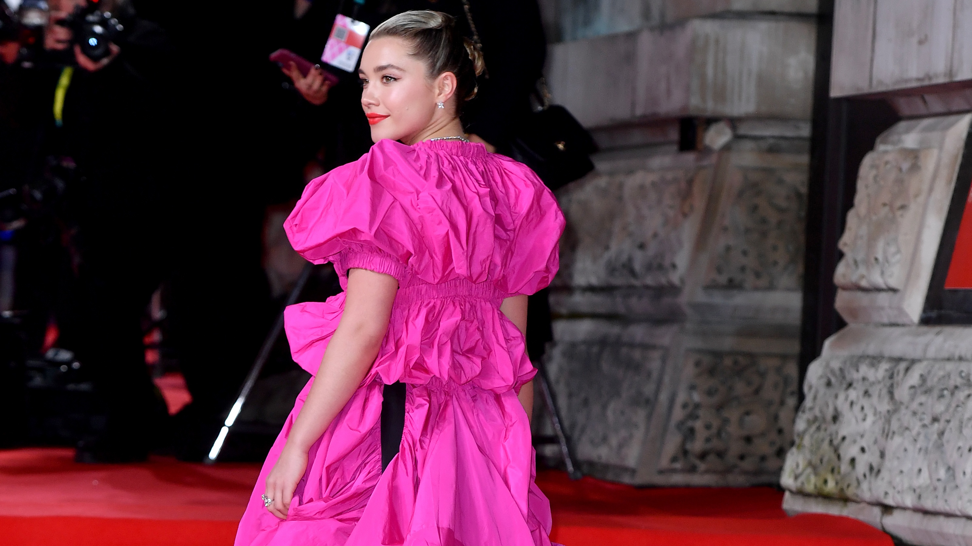 Baftas 2020 Florence Pugh Arrives In Stunning Hot Pink Gown 3220