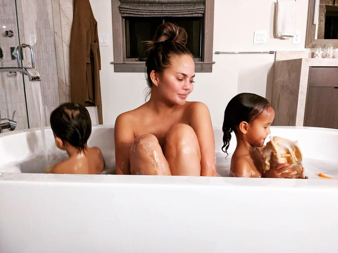 Chrissy Teigen 