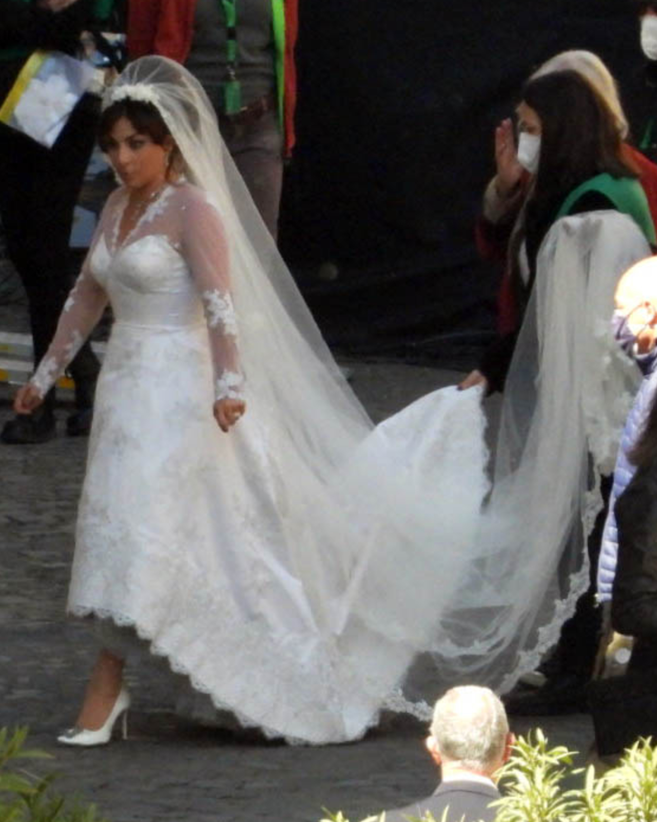 Lady Gaga wears wedding dress on 'House of Gucci' set