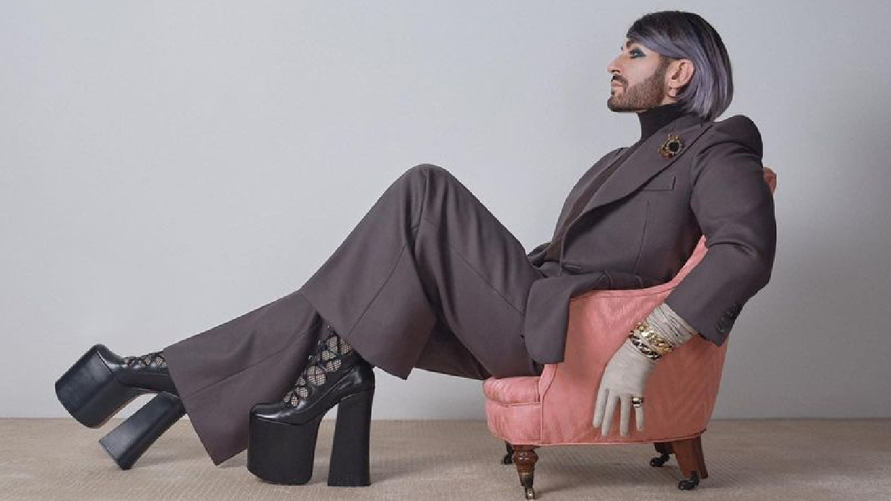 Marc Jacobs Throws His Kiki Boots Down A Staircase in New Viral Video –  Footwear News
