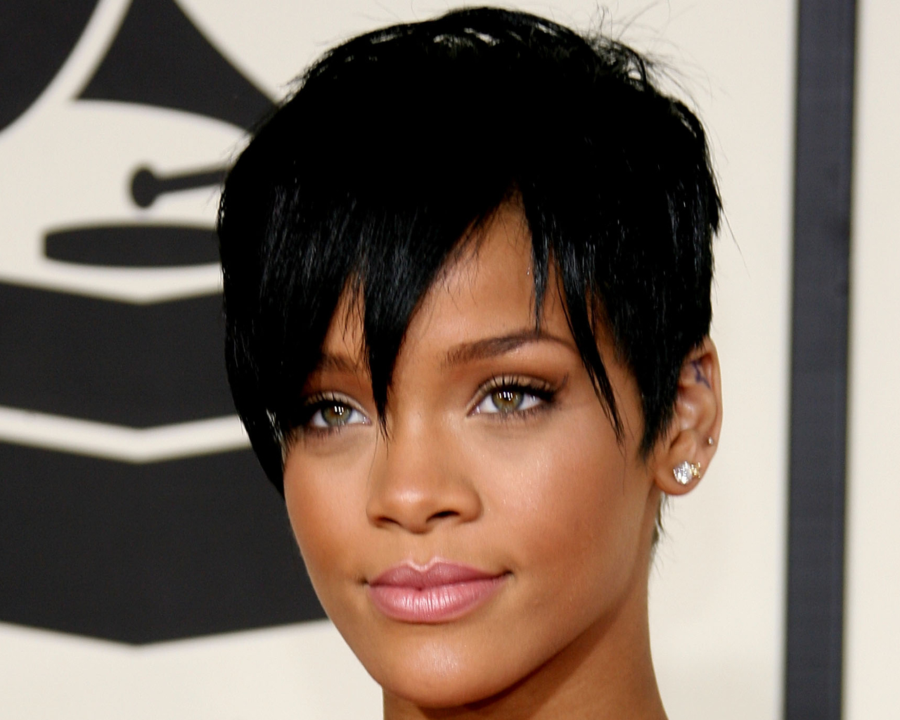 Rihanna, Pixie cut