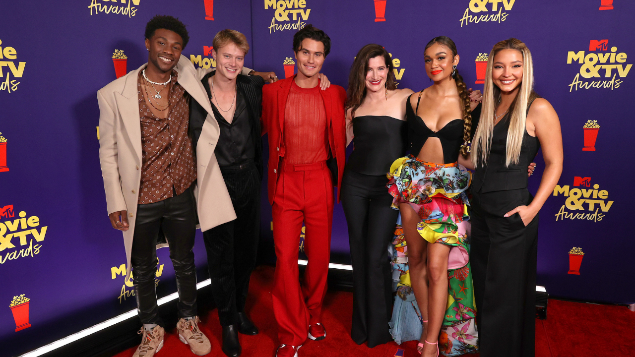 Our Favorite Red Carpet Looks At The 21 Mtv Awards