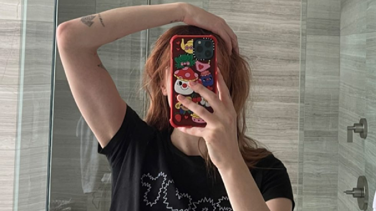 Sophie Turner Dyes Hair Red Again