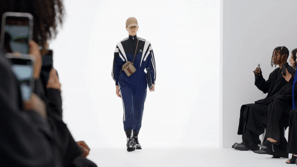 Balenciaga Hacks Gucci On The Spring Summer 2022 Runway Grazia Mens Fashion Week 2022 - Gif
