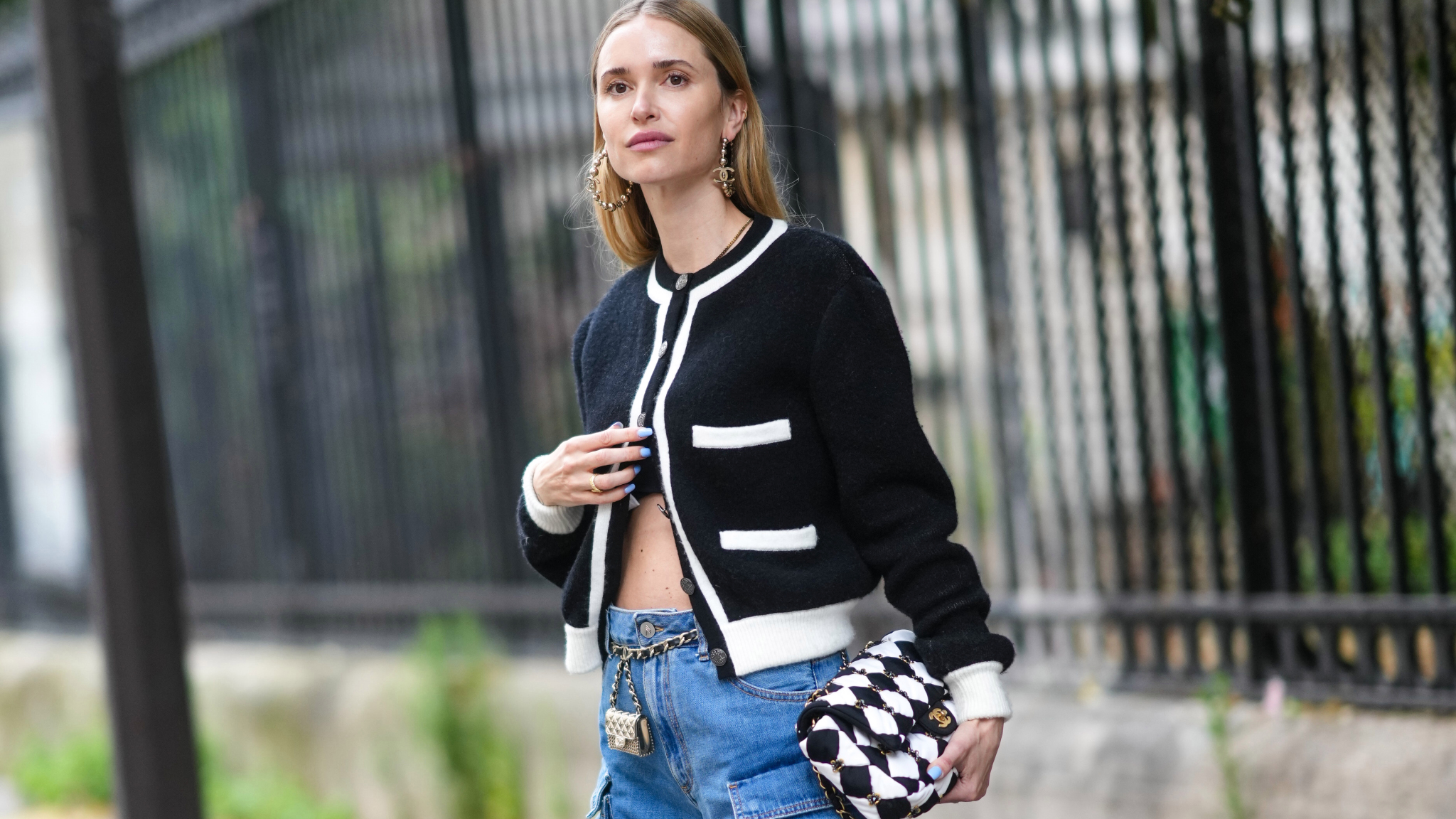 Claudia and her reissue  Chanel, Chanel street style, Couture fashion