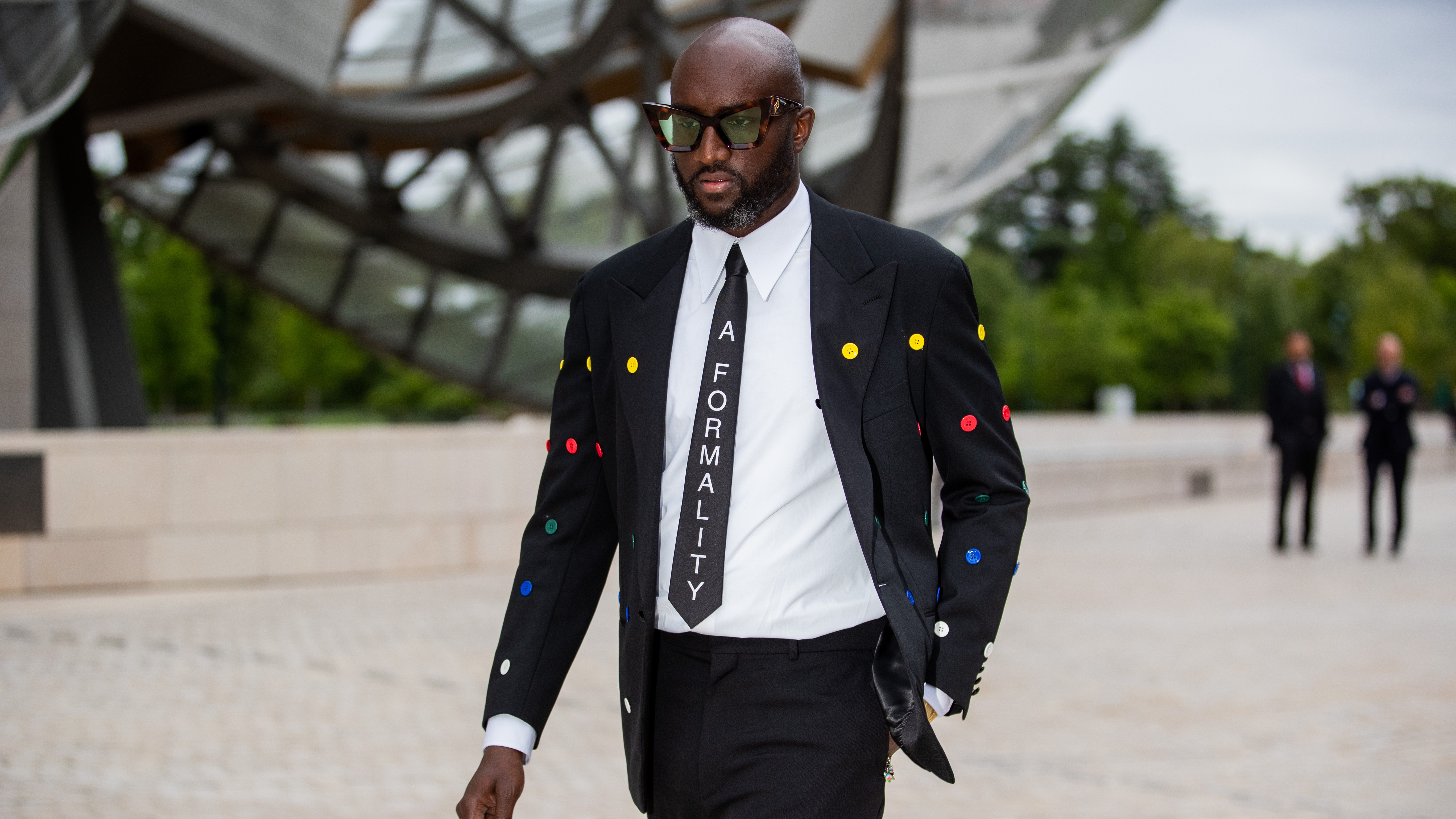 Louis Vuitton - LVMH, Louis Vuitton and Off White are devastated to  announce the passing of Virgil Abloh, on Sunday, November 28th, of cancer,  which he had been battling privately for several