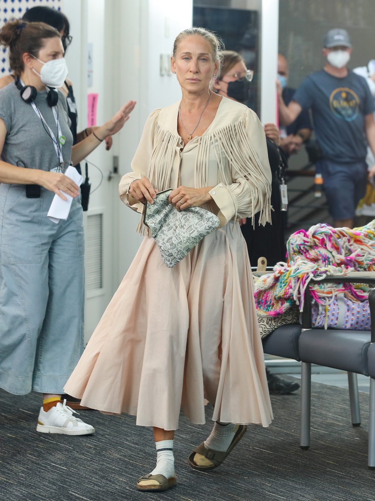 Sarah Jessica Parker filming <i>And Just Like That</i> with Carrie's Gabriela Hearst wrap